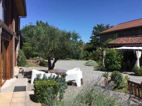 Bed and Breakfast Loft Atypique Villeneuve-de-Rivière Zewnętrze zdjęcie